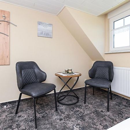 Pension Burggaststaette Heyken Neuharlingersiel Exterior foto